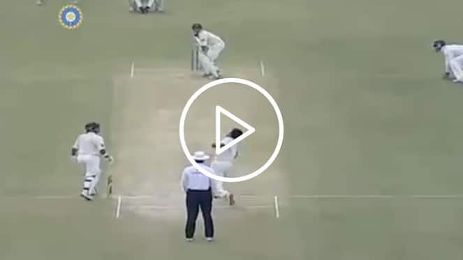 [Watch] When Irfan Pathan Rattled Pakistan With His First Over Hat-trick